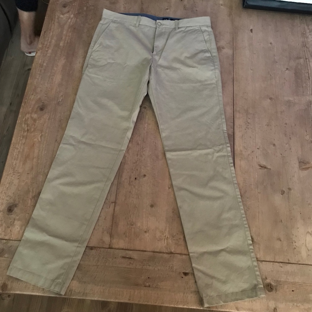 Gap Khakis (NEVER WORN)